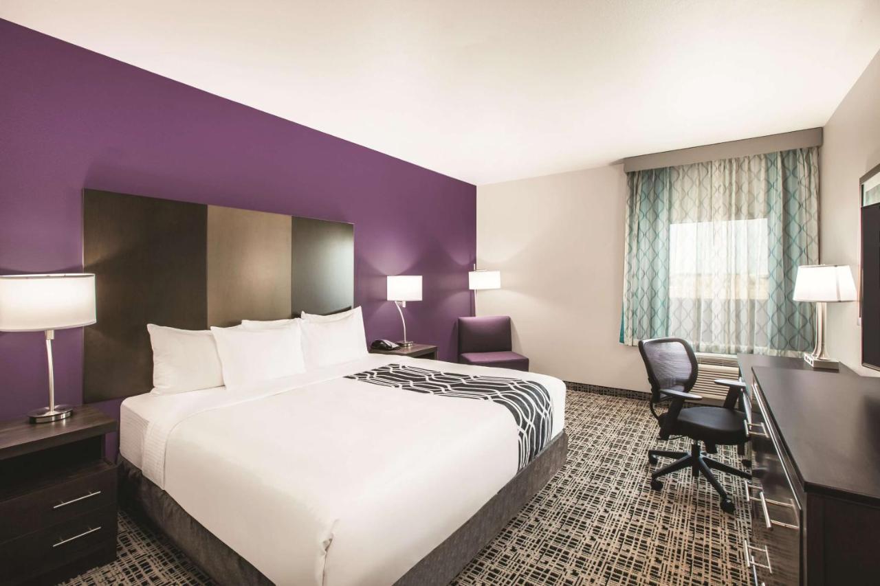 La Quinta By Wyndham Lubbock South Hotel Bagian luar foto