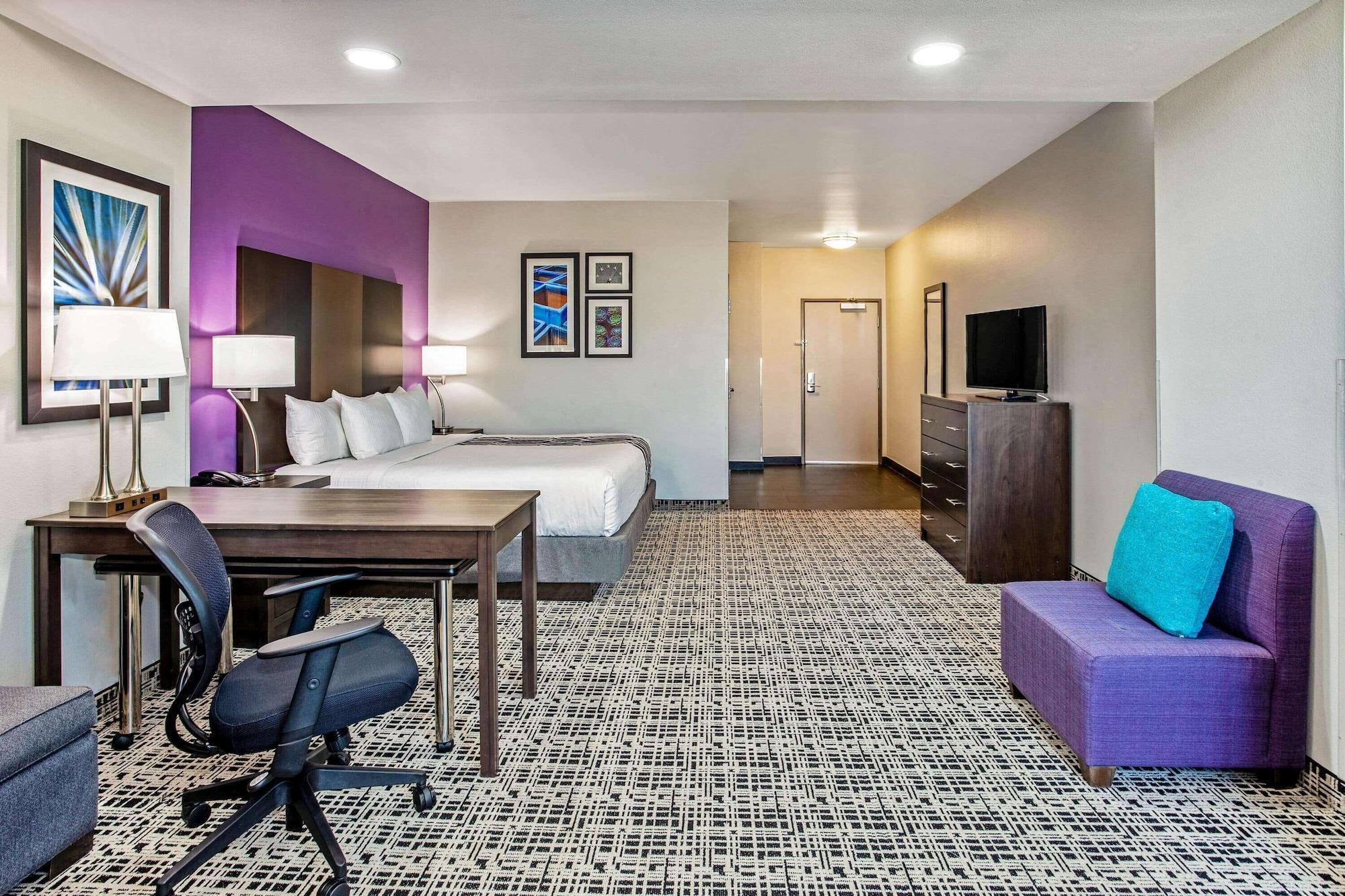 La Quinta By Wyndham Lubbock South Hotel Bagian luar foto