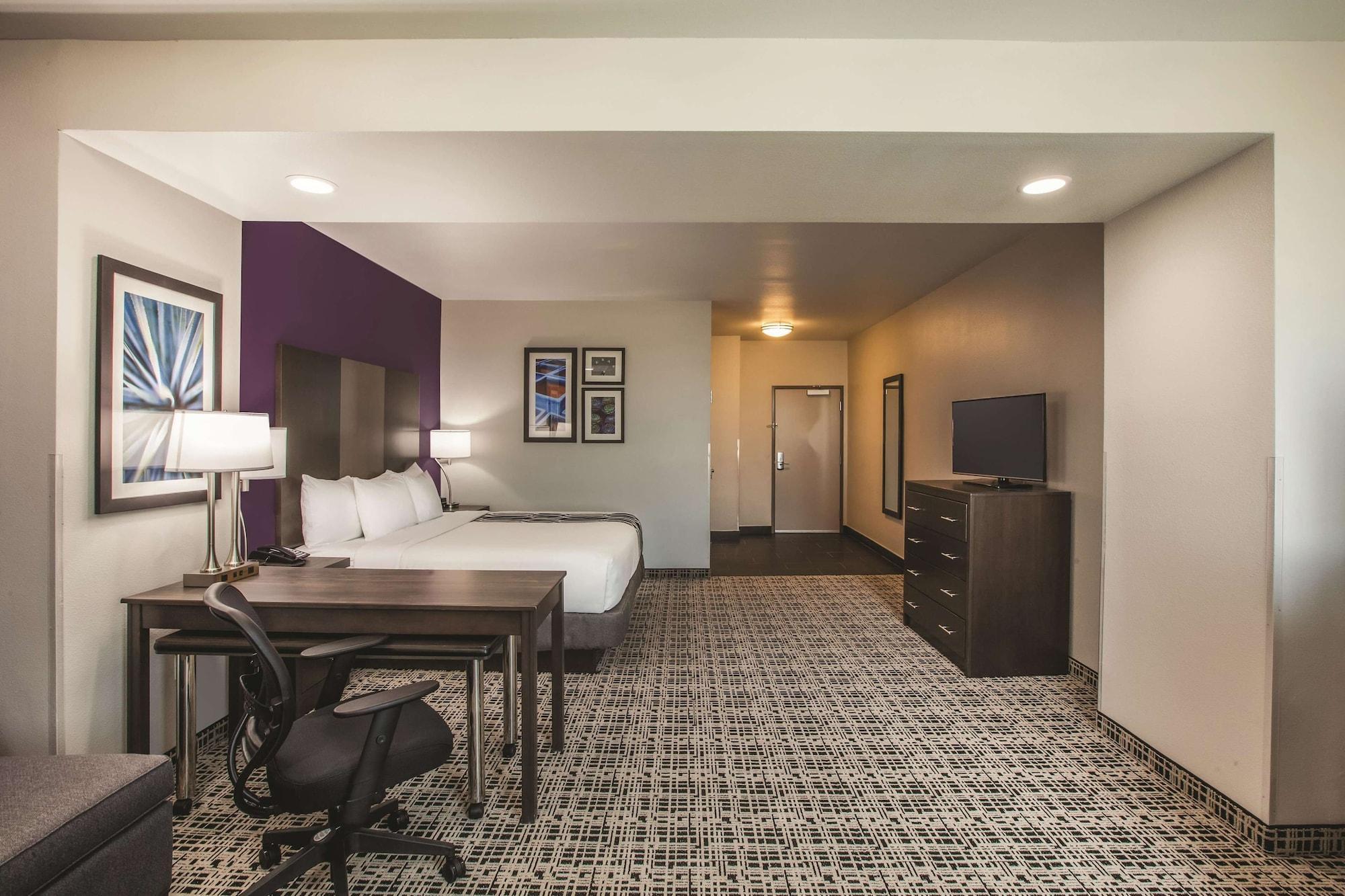 La Quinta By Wyndham Lubbock South Hotel Bagian luar foto