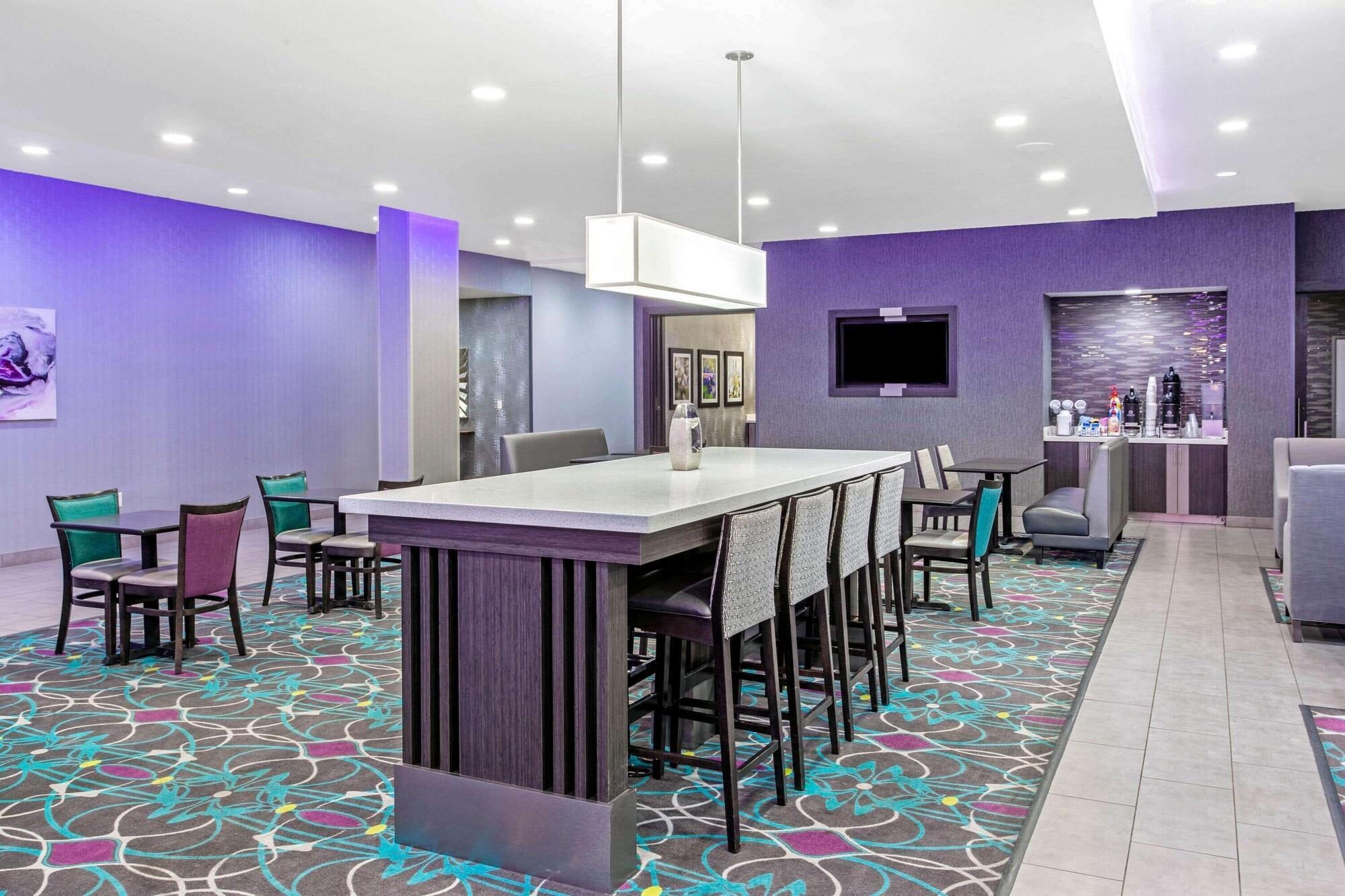 La Quinta By Wyndham Lubbock South Hotel Bagian luar foto