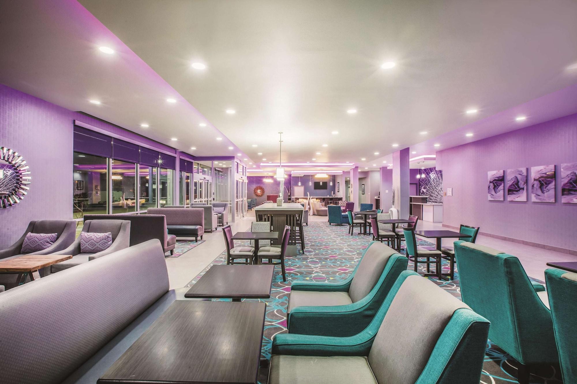 La Quinta By Wyndham Lubbock South Hotel Bagian luar foto